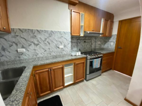 Lindo departamento para 6 personas con parqueadero incluido